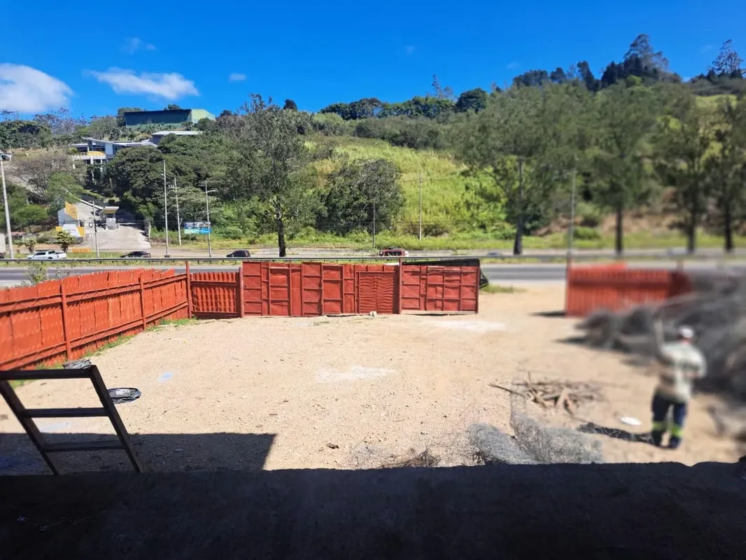 Venta /Alquiler terreno industrial y bodegas Ochomogo