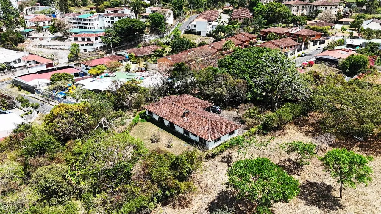 Se vende Terreno para desarrollo en San Rafael, Escazú (MB)