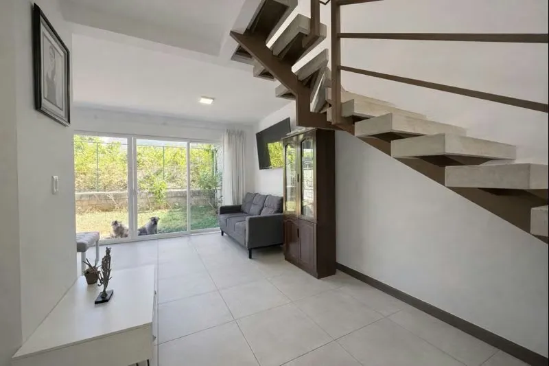 HOUSE FOR RENT IN CAOBA GATED COMMUNITY – CIUDAD COLÓN