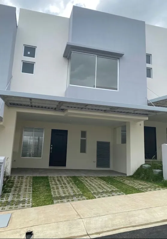 Hause for sale in condominium in Moravia