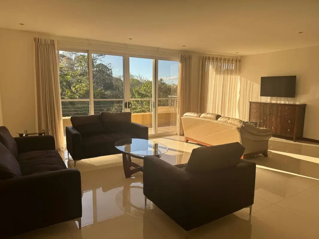ALQUILER, ESCAZU, APTO AMUEBLADO, 2 DORMS, 2.5 BAÑOS, 2 CAR PKING.