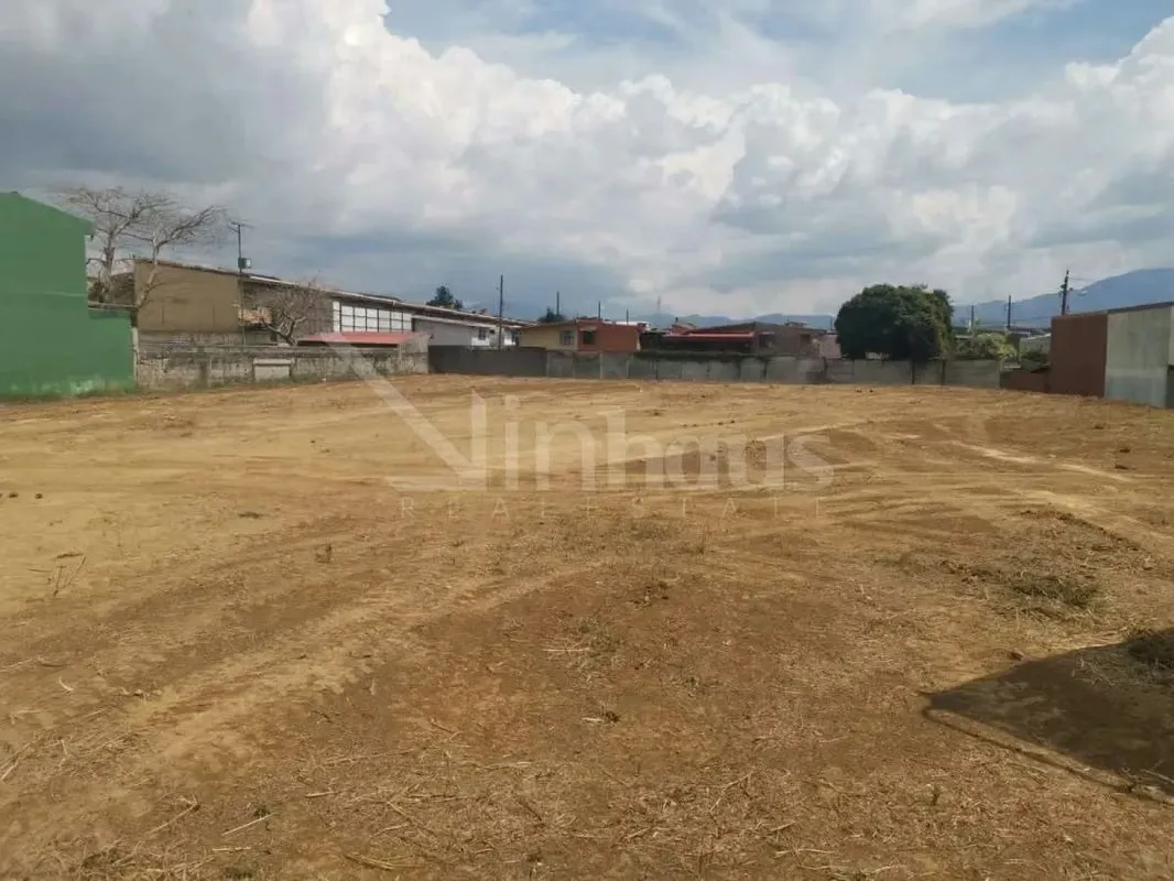 Se vende lote completamente plano en Tibás - KM