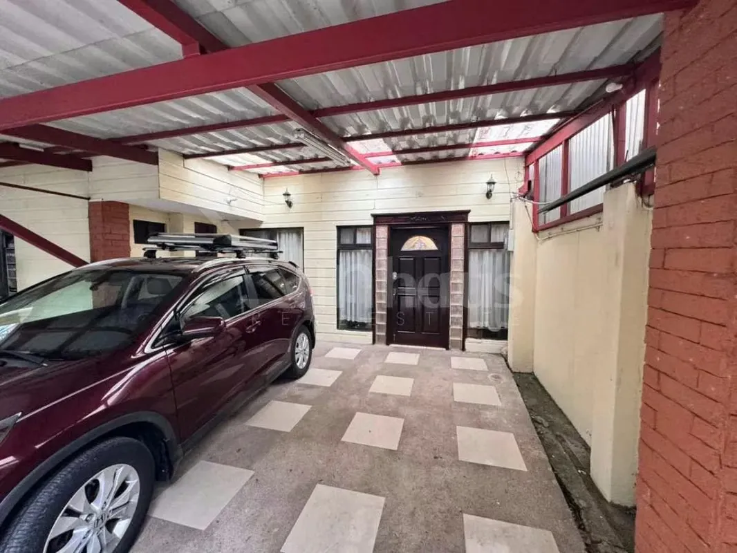 Venta de casa amplia con oficinas en Desamparados Centro - EU