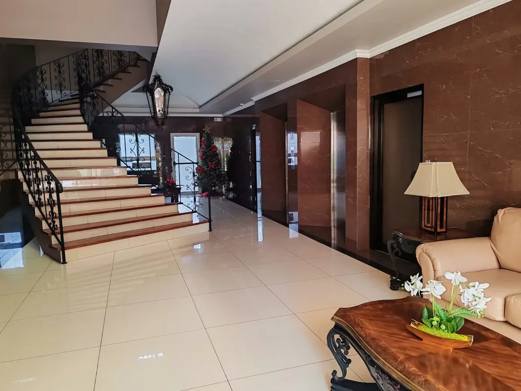 Casa en Alquiler en Guachipelín | 220 m² | 3 Habitaciones | Terraza, Oficina Independiente
