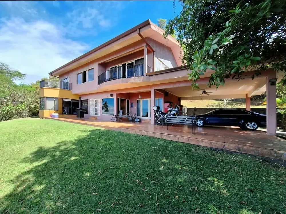 FOR SALE Mountain house for renovation in Ciudad Colón