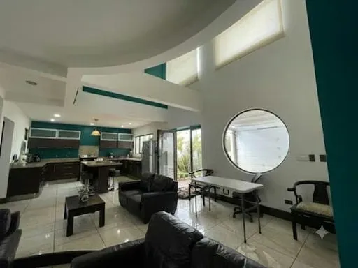Venta de Residencia Contemporánea en Residencial Omega, Tres Ríos