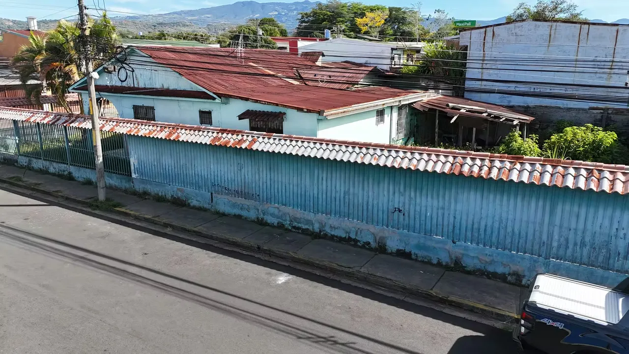 EN VENTA –  AMPLIO TERRENO ESQUINERO  -   EL LLANO DE ALAJUELA