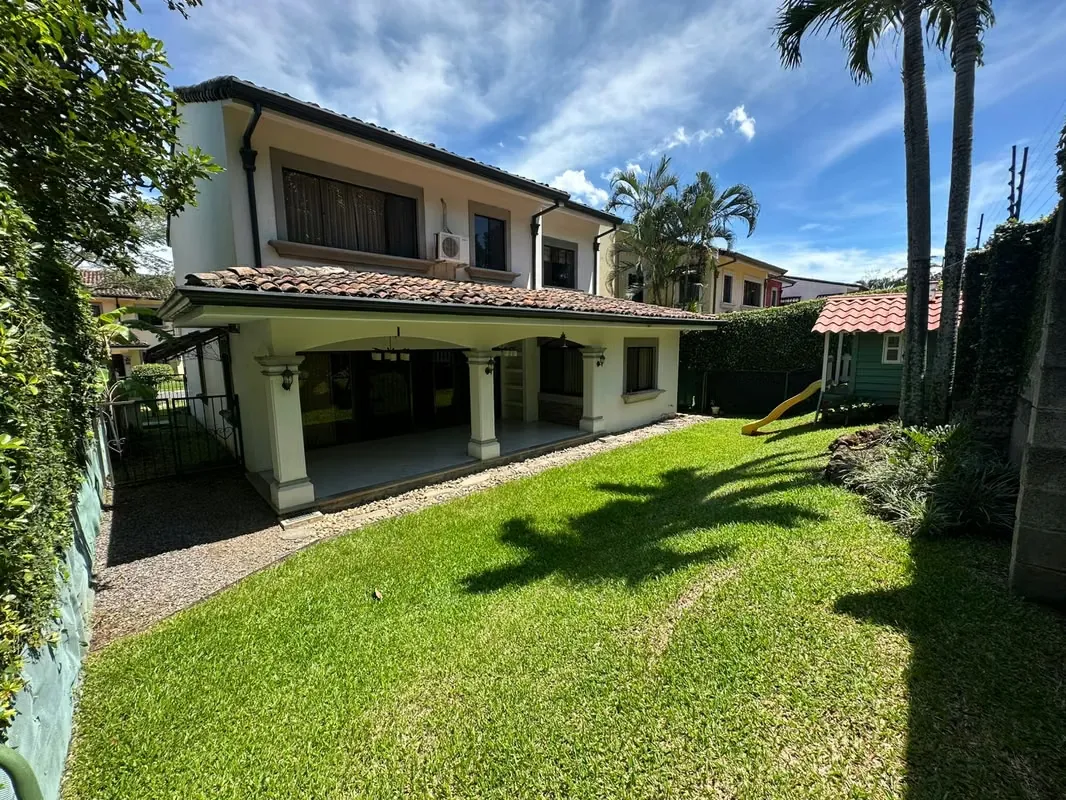 FOR RENT / Home Puerta de Hierro