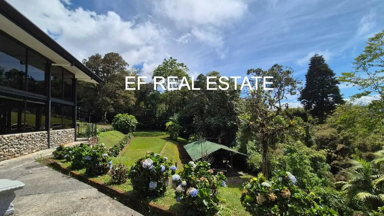 OPORTUNIDAD¡CASA ESTILO UNICO RESIDENCIAL O COMERCIAL 4500 MT2 TERRENO