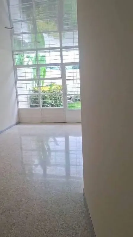 Se alquila propiedad ideal para oficinas o comercio, ubicada en una zona estratégica de San Pedro.