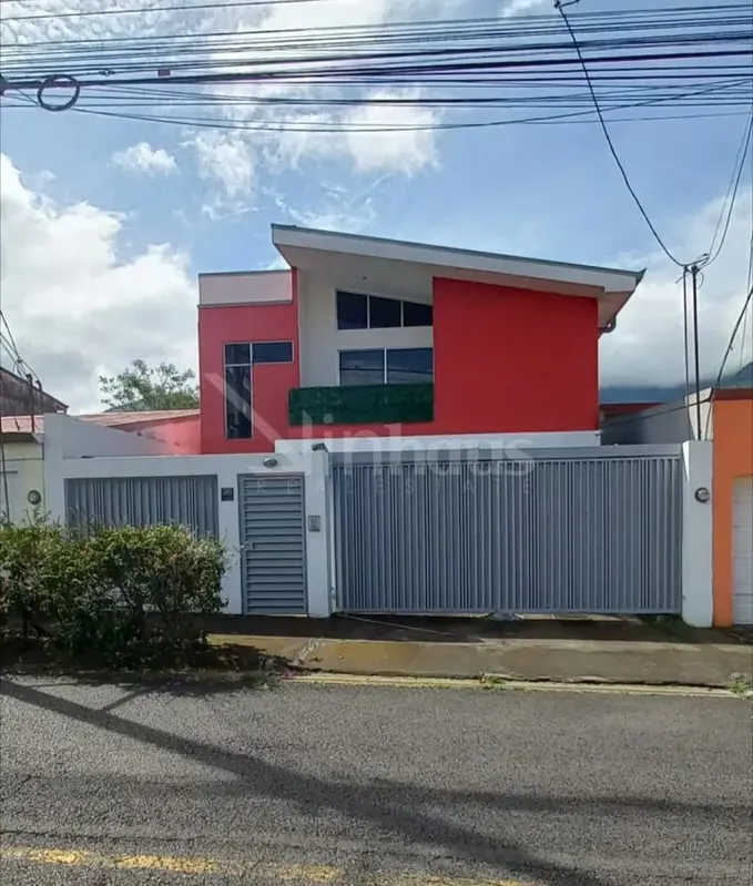 Venta de Casa moderna en Residencial #41050