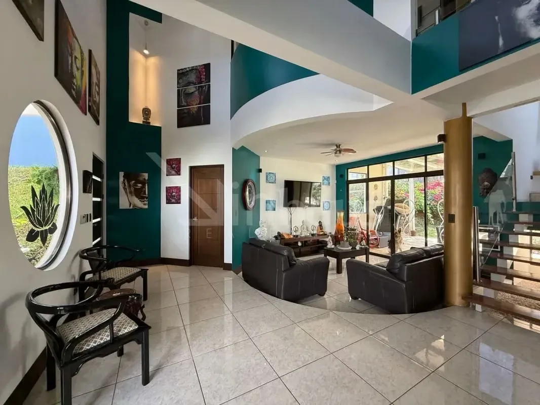 id 39949 Se Vende Propiedad Amueblada de dos plantas en Residencial en Tres Ríos