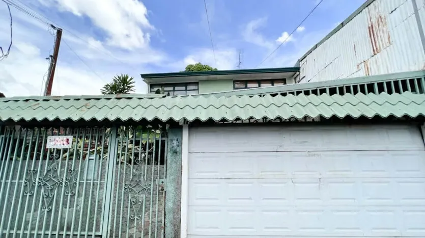 Mixed-Use Home for Sale in Downtown Tibás (San Juan)
