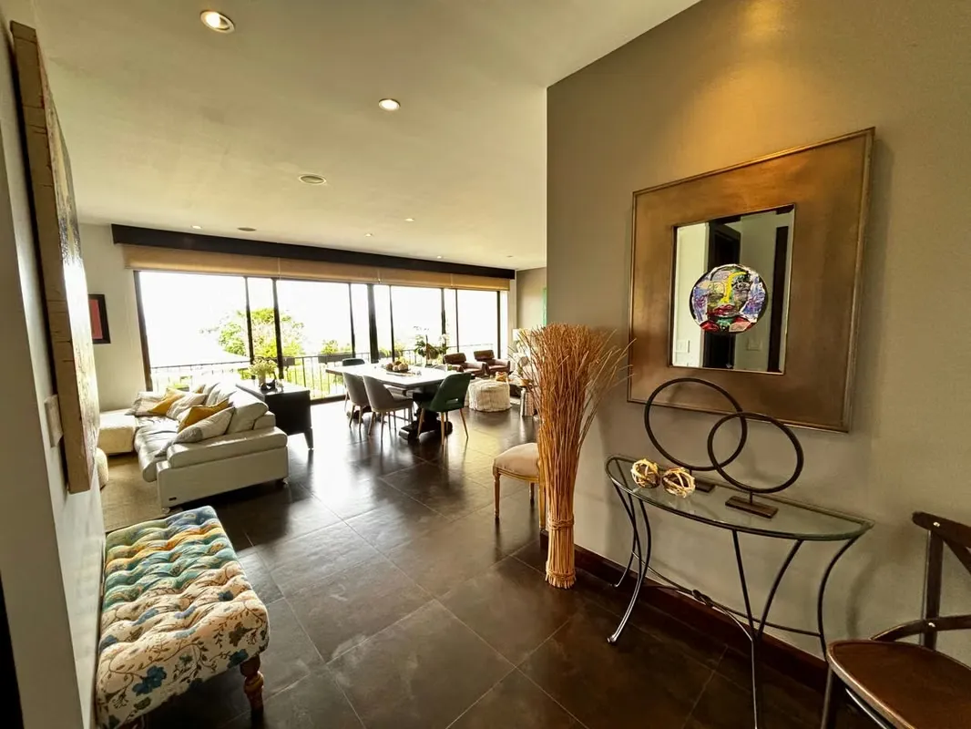 VENTA DE EXCLUSIVO APARTAMENTO AMUEBLADO EN ESCAZÚ