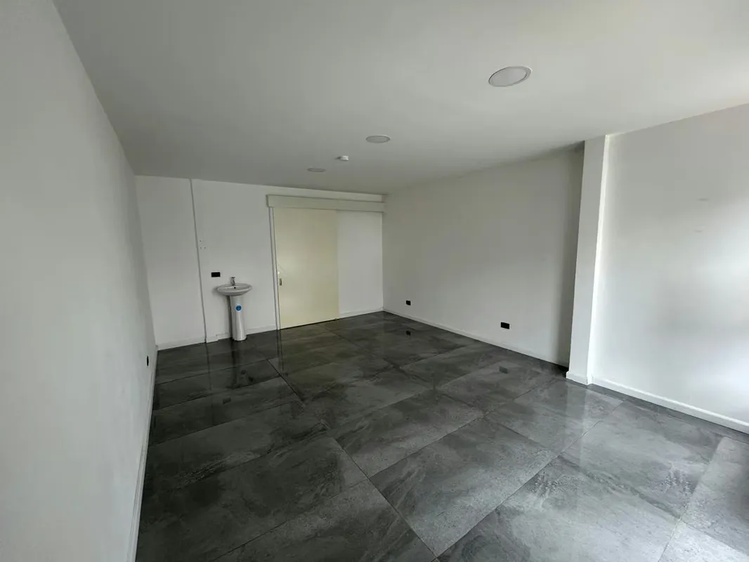 Commercial space or office for rent in Calle Blancos. ID 41858