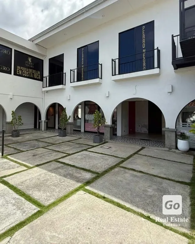 Local comercial en alquiler – Barrio Escalante – Plaza Comercial-San José
