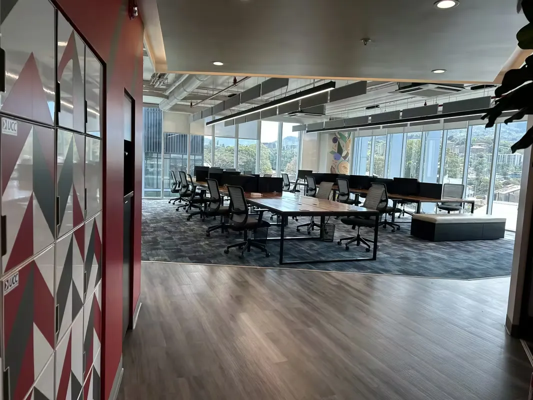 Office space available in Escazú in a state-of-the-art corporate building.