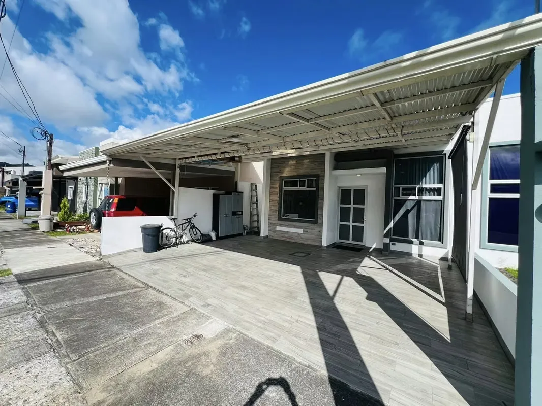 Venta de Casa de 1 planta en Cartago Condominio Nobleza de Coris como nueva
