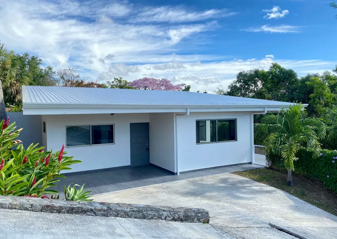 REBAJADA - Moderna casa de 2 habitaciones en urbanización privada