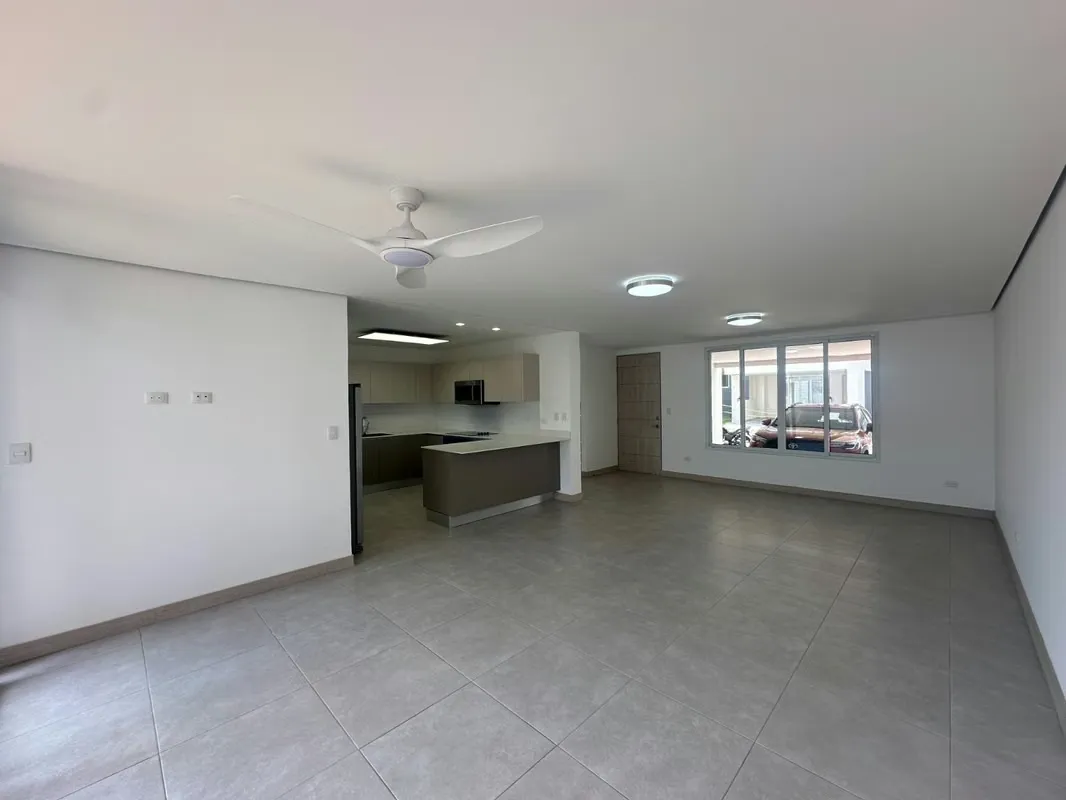 LINDA CASA !!! EN GUACHIPELIN -Alquiler
