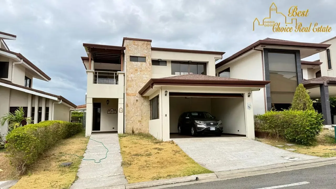 Casa en Alquiler en Residencial Francosta | Amplia  3 Habitaciones