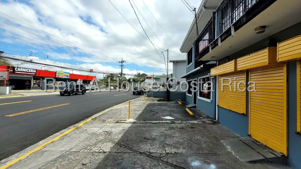 Venta de propiedad comercial en lote de 902 m2 Mercedes Montes de Oca