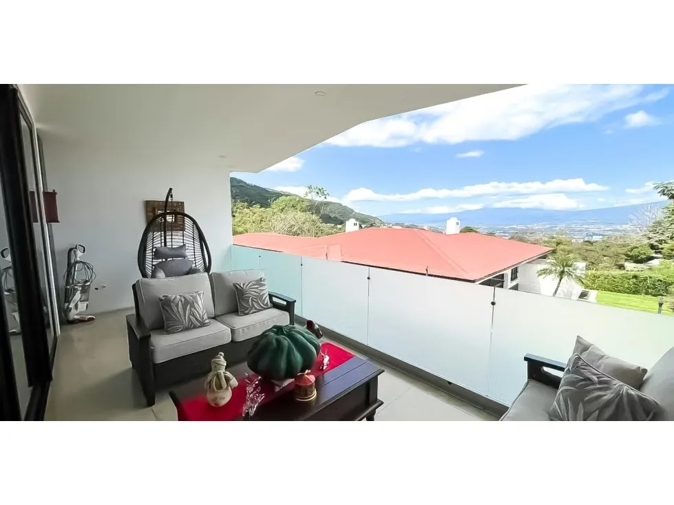 Venta La Casa de las Pinturas con Vistas en Escazú