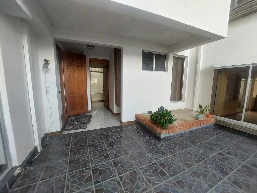Apartamento en Rohrmoser – 2 habitaciones, 2 baños, excelente distribución