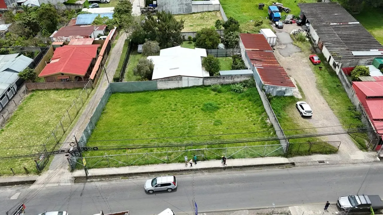 Lote de Uso Mixto en Venta – Cartago