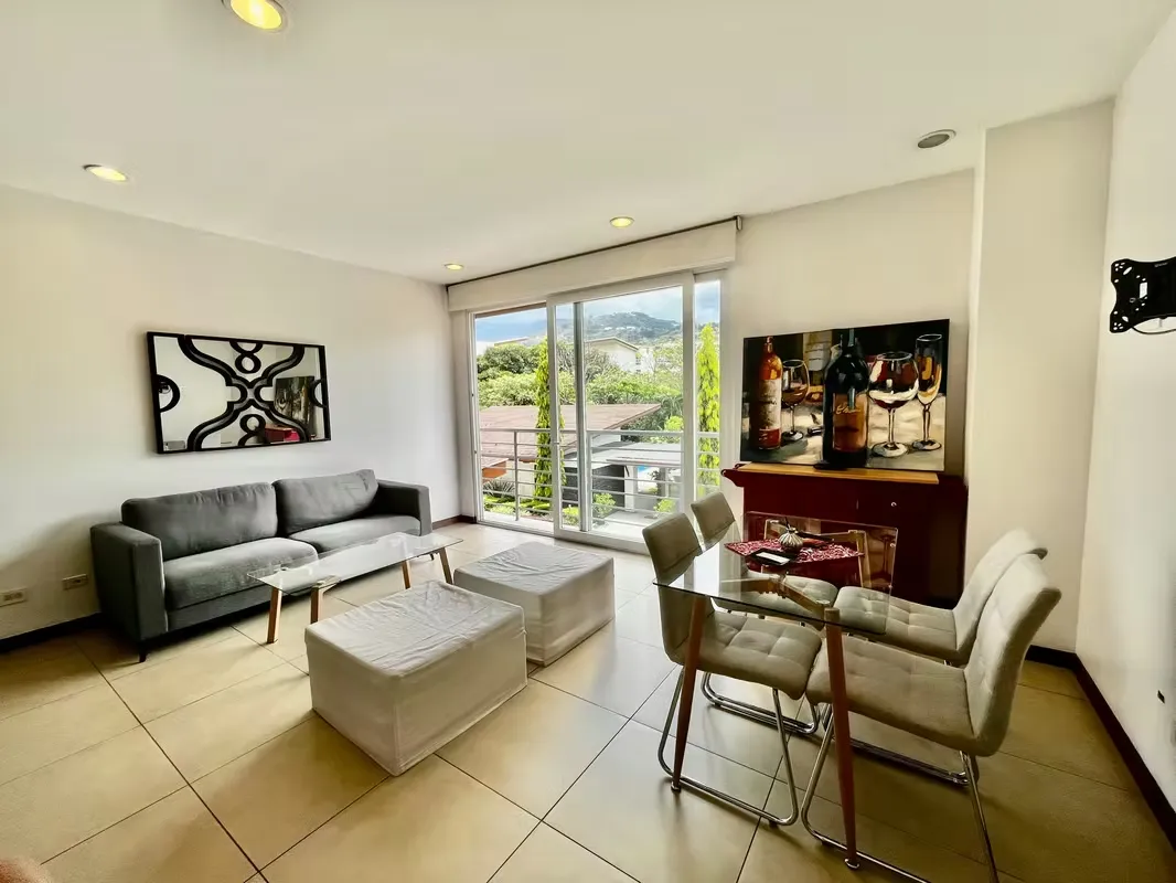 ALQUILER DE APARTAMENTO AMUEBLADO EN DISTRITO 4