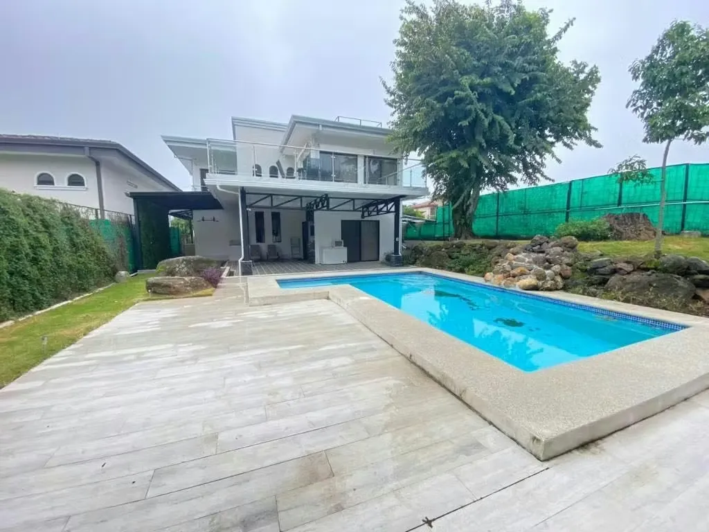 Beautiful house for rent with pool - La Guacima