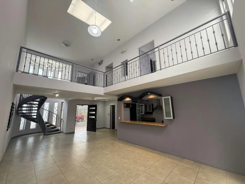 ¡Se vende hermosa casa en Residencial Rincón de Flores!