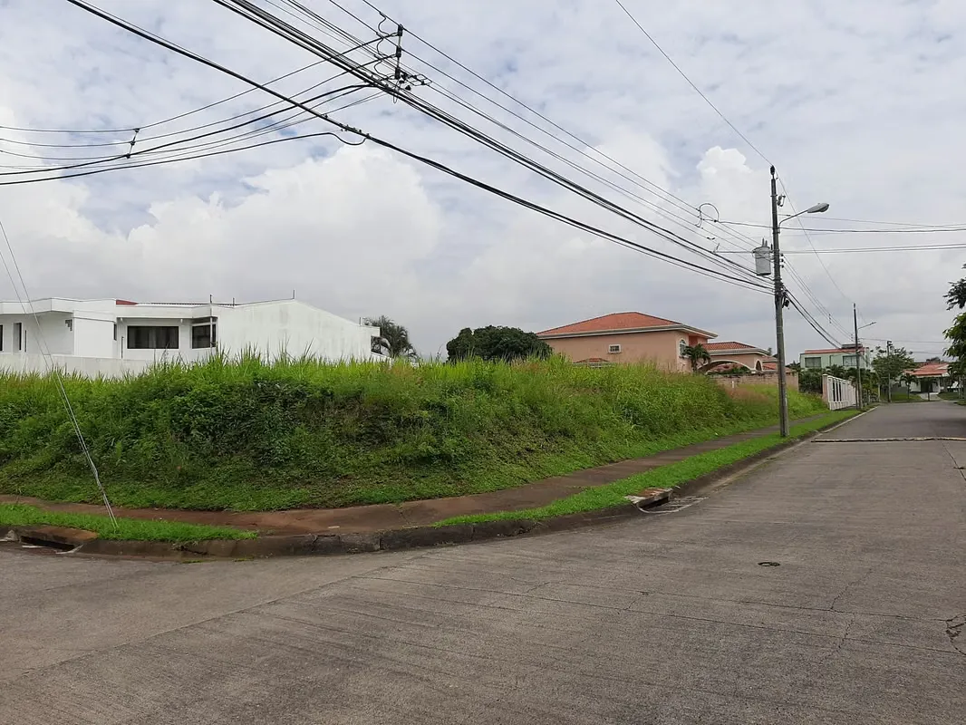 Land for sale in Cariari Belen, 1040m2 ID 1905
