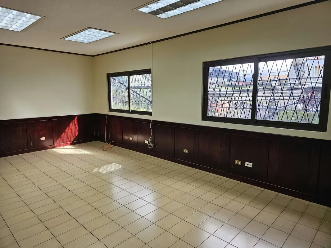 Funcional y Amplia Oficina en Alquiler Barrio Dent, San José