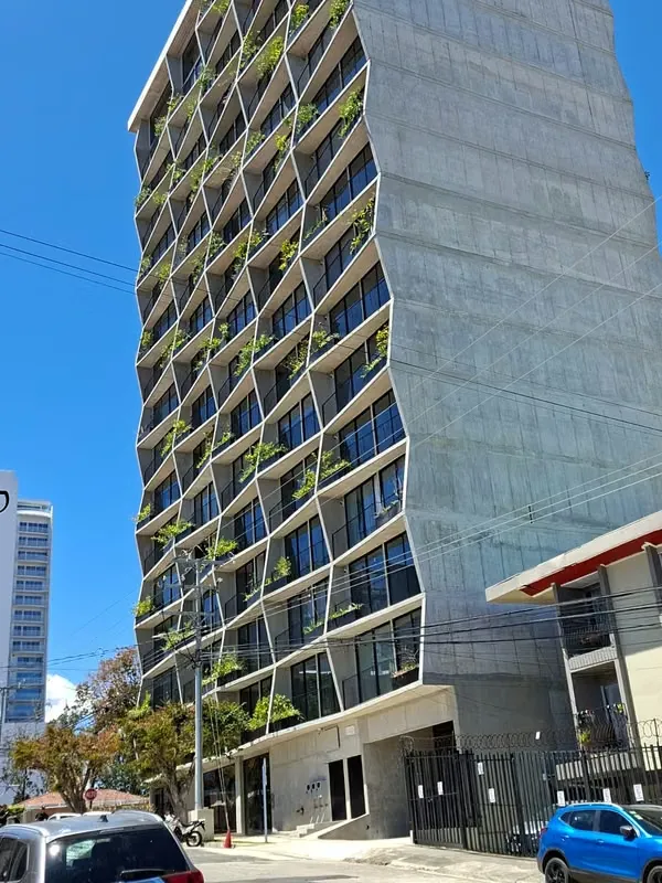 We present an excellent investment opportunity at Torre Babylon, an exclusive apart-hotel located in the prestigious ...