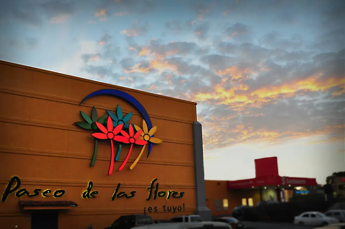 Local Comercial II Paseo De Las Flores