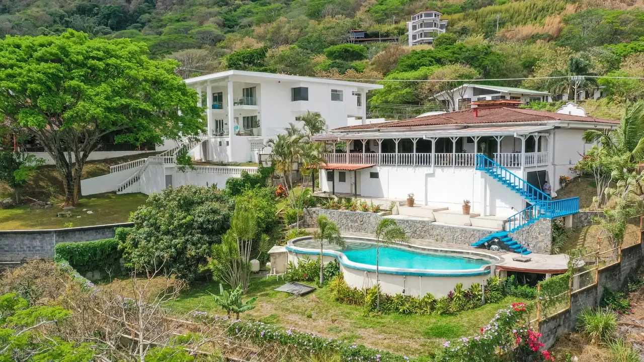 FOR SALE !! Luxury Home in Santa Ana.