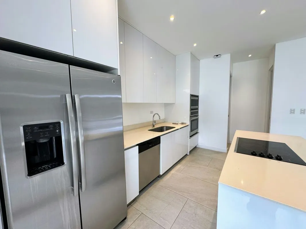 Modern brand-new single-level home located in Condominio Evora in Río Oro, very close to Santa Ana Downtown. A contemporary ...