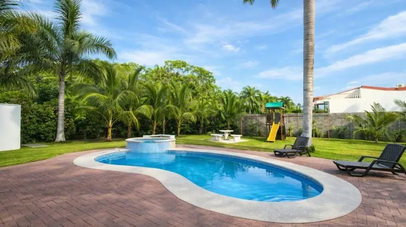 Venta de casa tipo estudio en Condominio Playa Hermosa