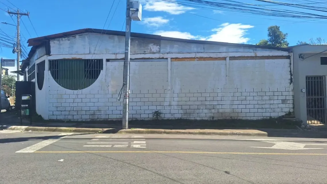 SAN ANTONIO-BELEN. Oportunidad venta de terreno 242 m2, uso mixto. MP 26-192