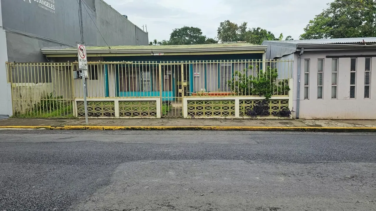 Propiedad Uso de Suelo Comercial en San Ramón centro, Alajuela