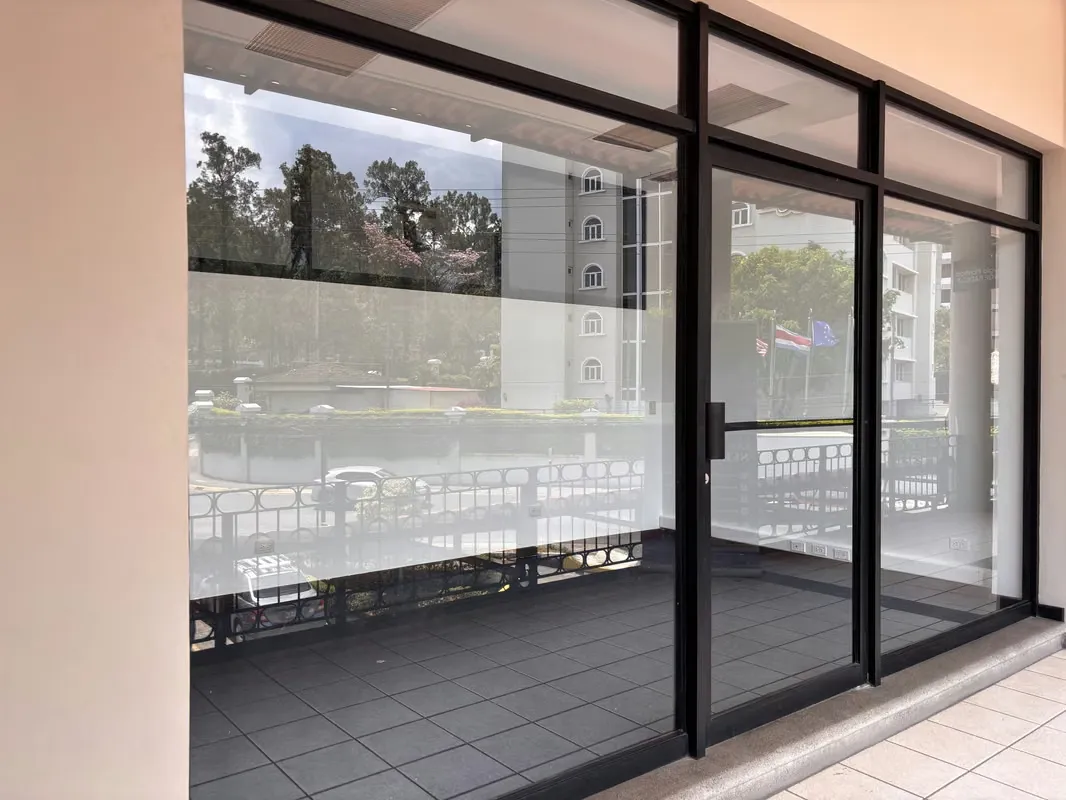 Local para oficinas en centro comercial, San Rafael, Escazú