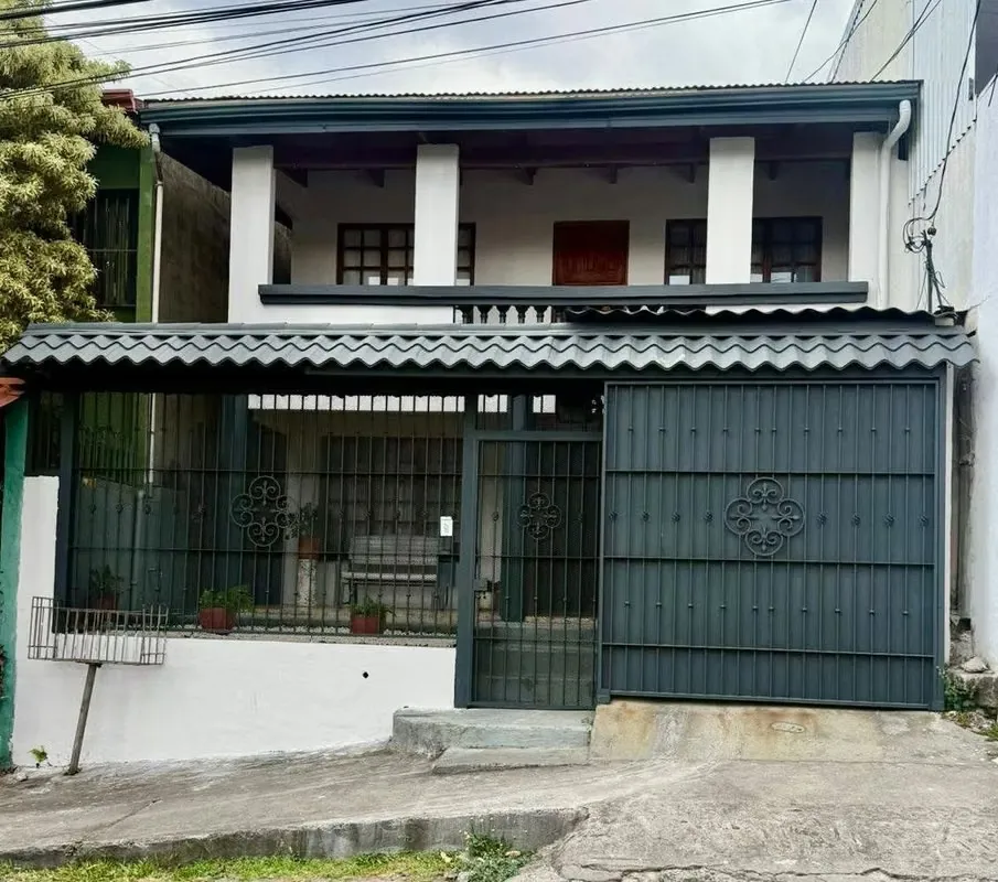 MIXED USE OF SOIL!!! HOUSE WITH APARTMENT FOR SALE in Barreal de Heredia