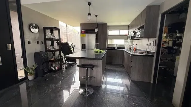 Casa en venta en Desamparados - Independiente -2 niveles -moderna
