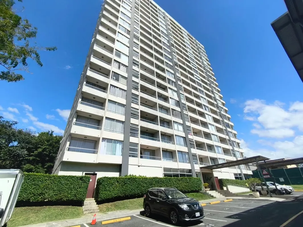 Apartment in Heredia Vertical condominium Vita Bella Vista, with amenities.