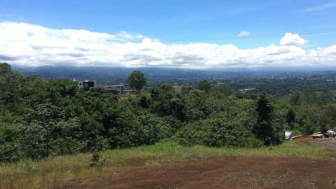 **Lot for Sale in a Gated Community in Naranjo**