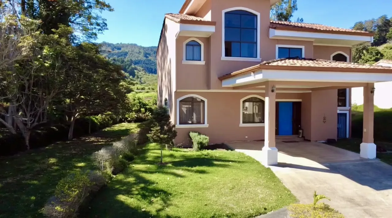 Condominium in Cartago for sale, Perfect Location. Better, closer and safer.
