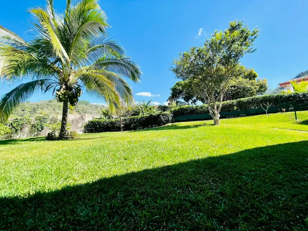 CASA DE 450 M2 DE UNA PLANTA CON 1.875 M2 DE LOTE EN SANTA ANA PIEDADES