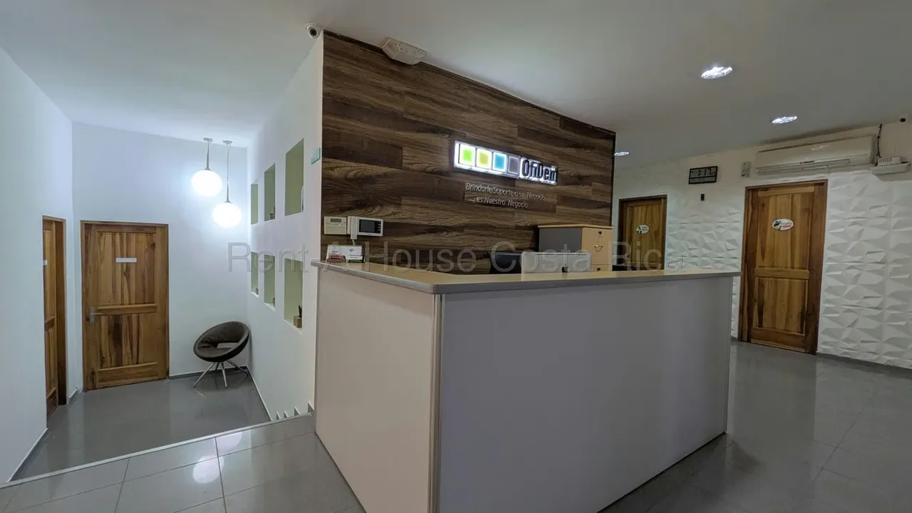 15 m² Office for Rent in Barrio Dent