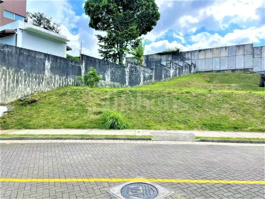 id 35142 Venta de lote en condominio. Montes de Oca
